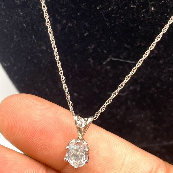 Estate Necklace 14k White Gold and Aquamarine Pendant Necklace - Picture 3 of 15